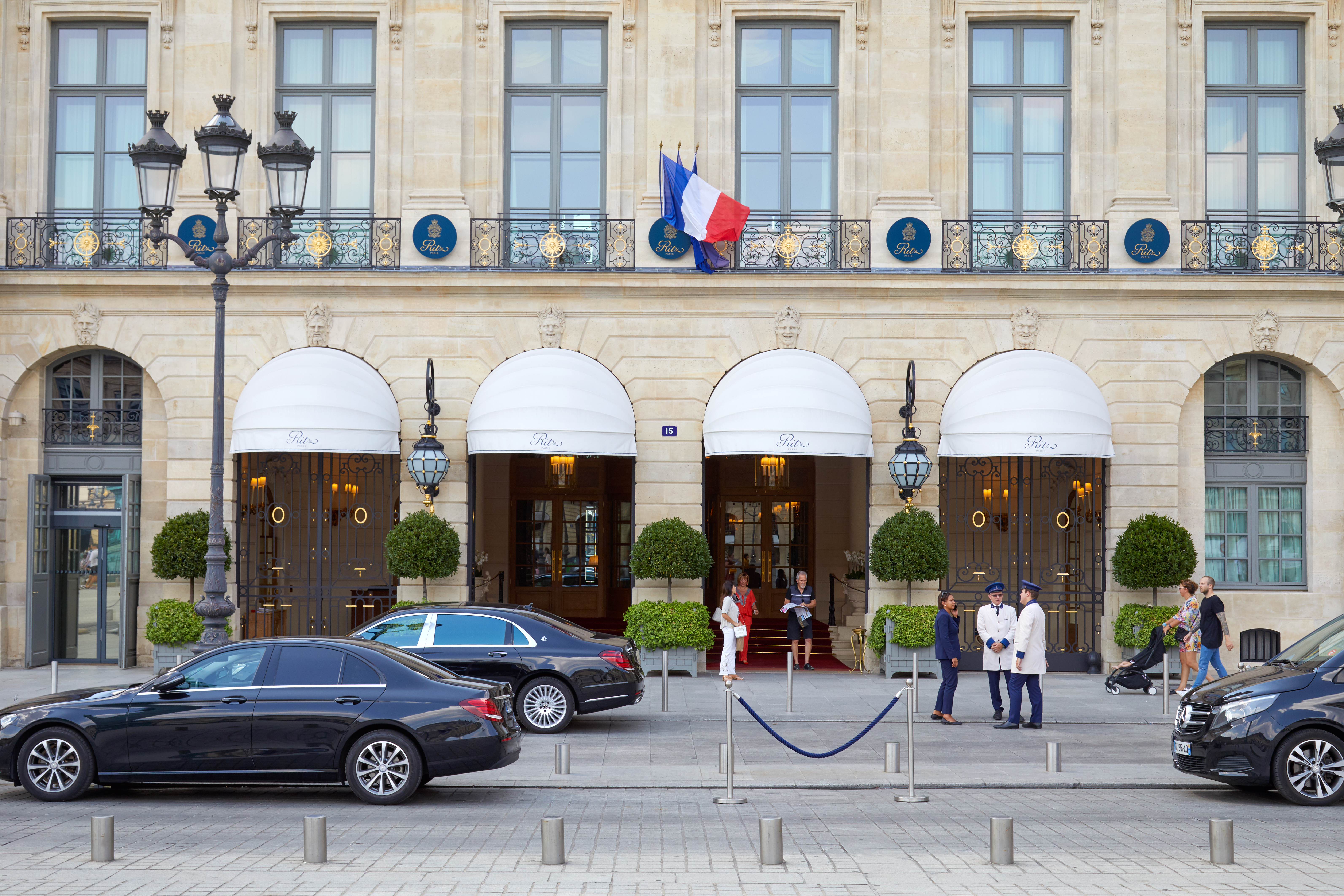 The façade of a hotel in Paris