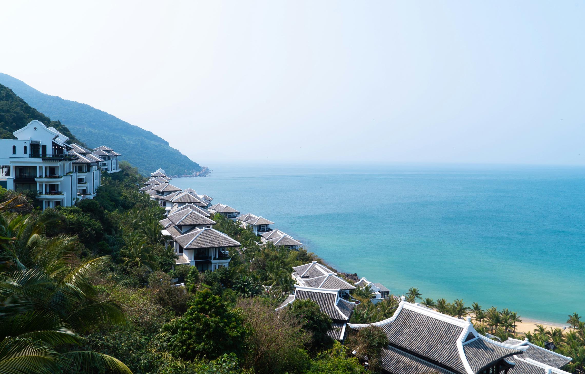 Da Nang hotels near the beach with relaxing spaces for a peaceful getaway