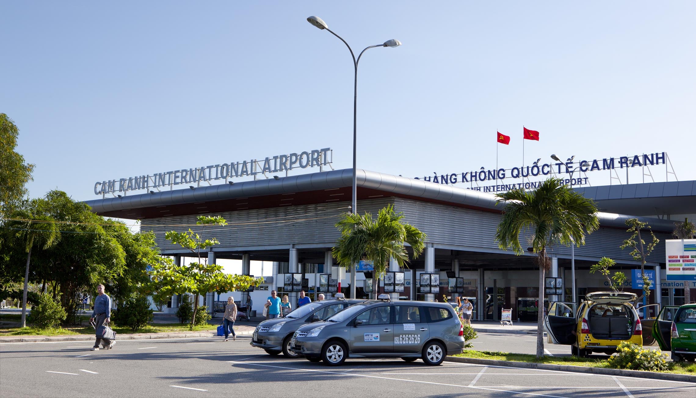 Taxi đưa đón tại Cam Ranh, phương tiện di chuyển thuận tiện từ Sân bay Nha Trang đến các điểm lưu trú