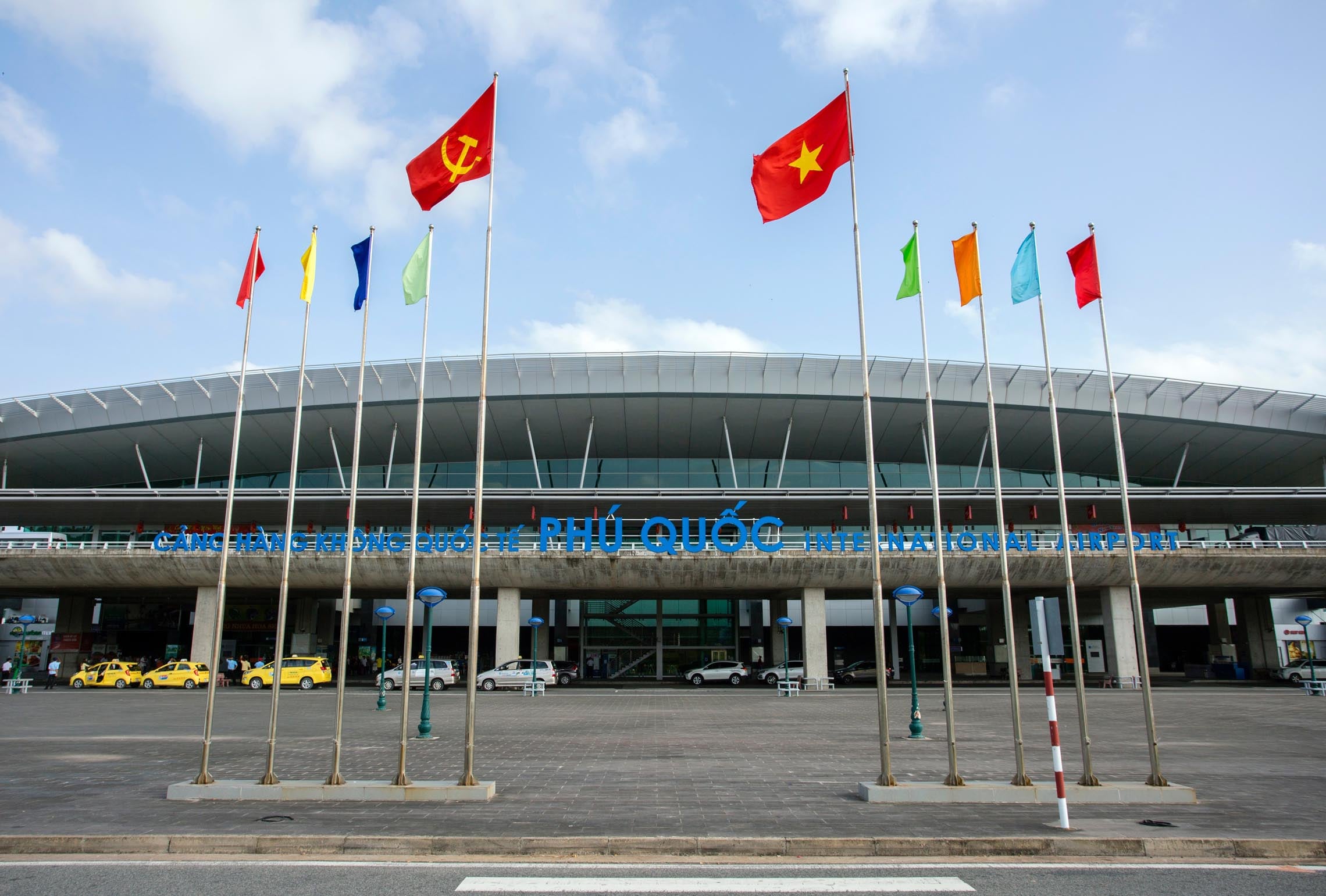 Khung cảnh bên ngoài sân bay quốc tế Phú Quốc