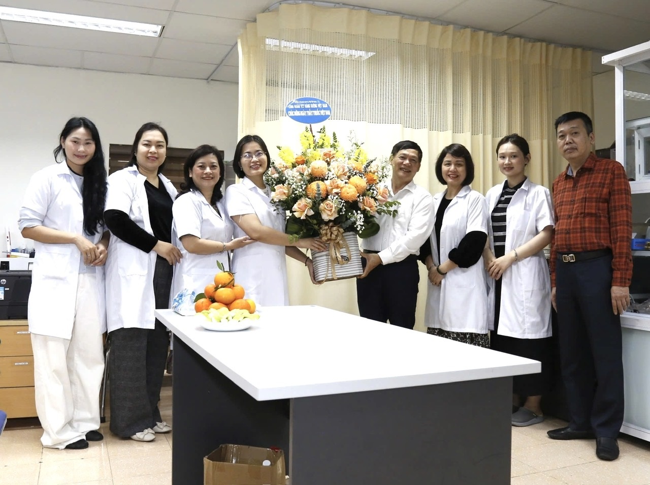 Công đoàn TCT chúc mừng đội ngũ y tế nhân ngày Thầy thuốc Việt Nam 27.2 - 2.jpg