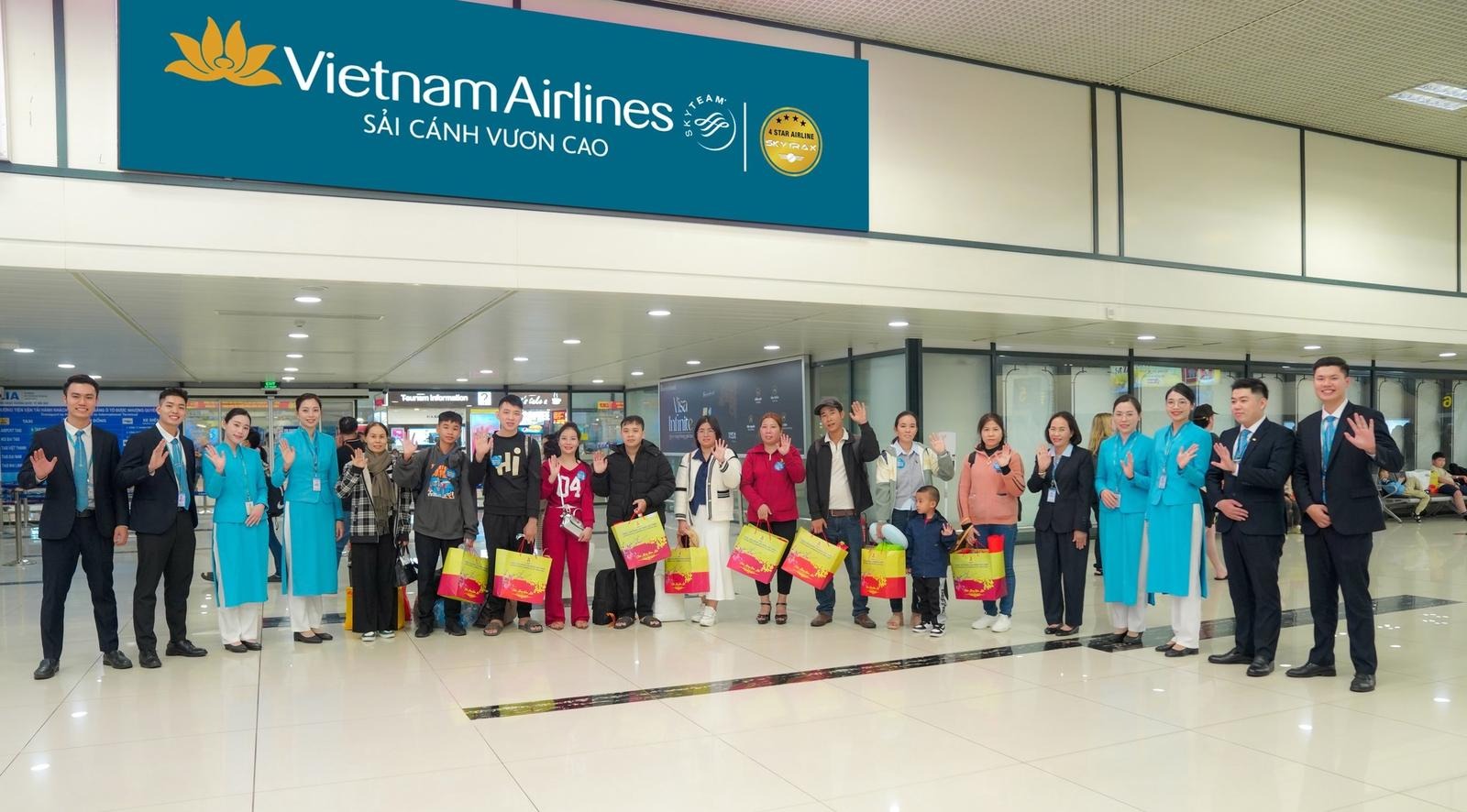 Hành trình Tết Công đoàn Trọn nghĩa tình, vẹn niềm tin 2.jpg