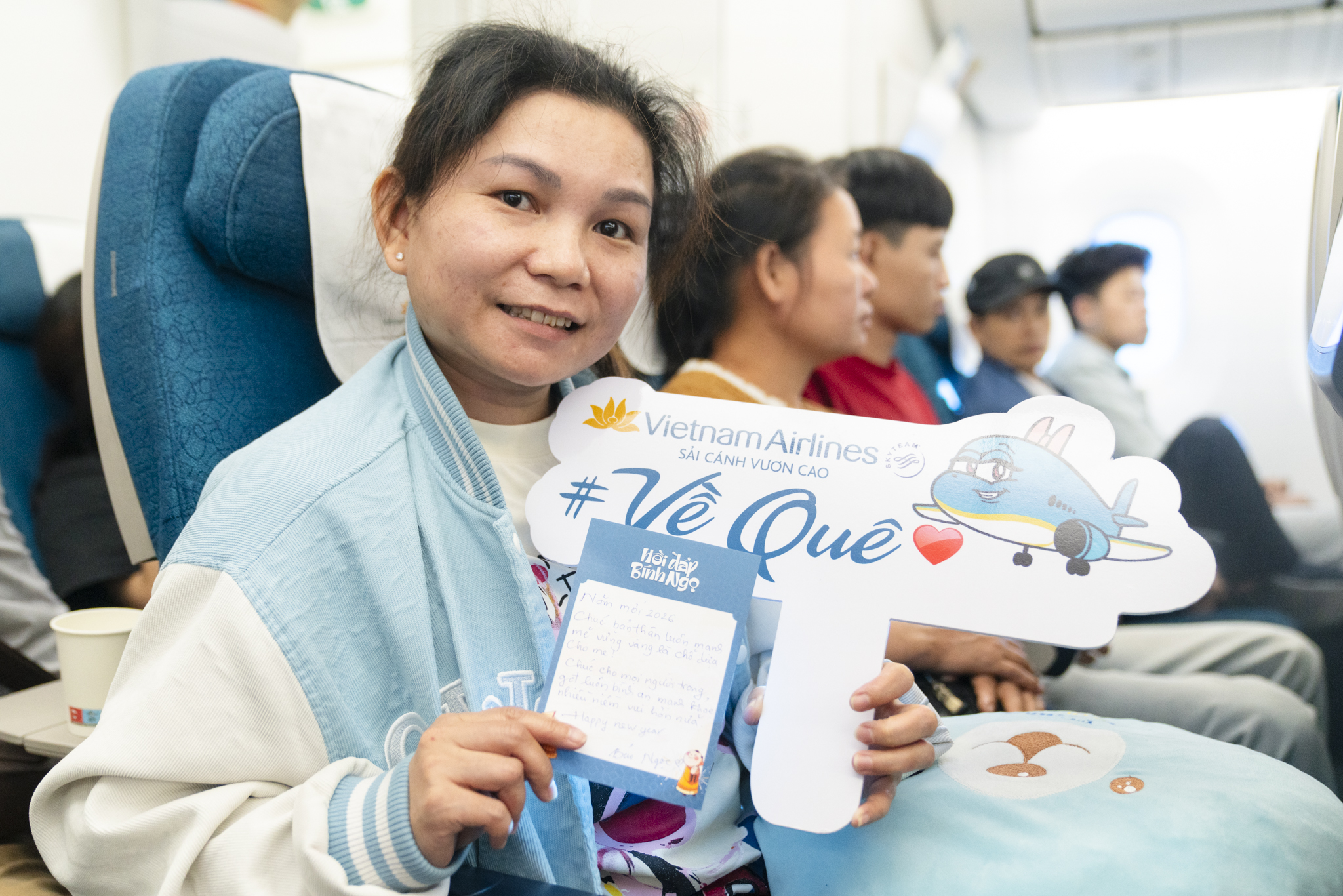 Vietnam Airlines phối hợp Tổng liên đoàn Lao động Việt Nam đưa người lao động về quê đón Tết 4.jpg