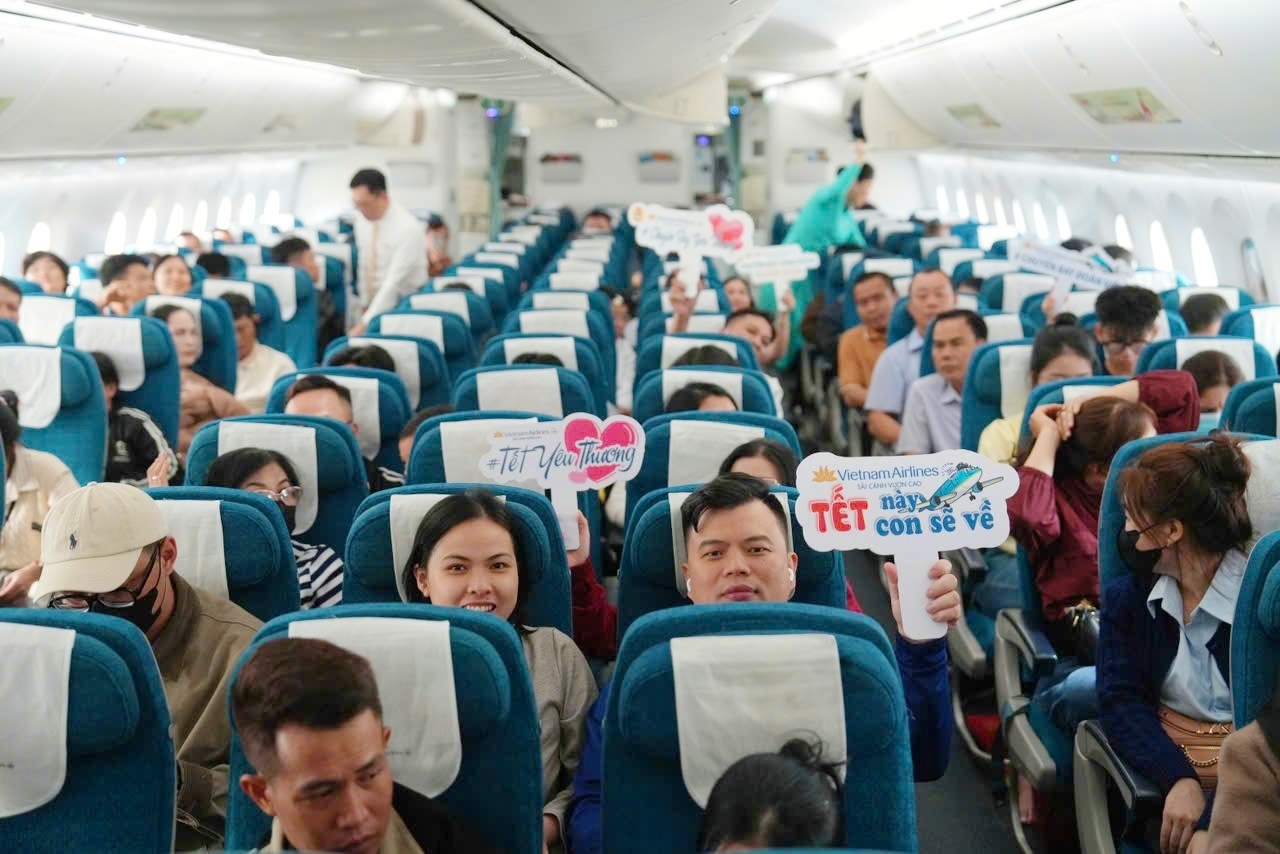 Vietnam Airlines phối hợp Tổng liên đoàn Lao động Việt Nam đưa người lao động về quê đón Tết 7.jpg