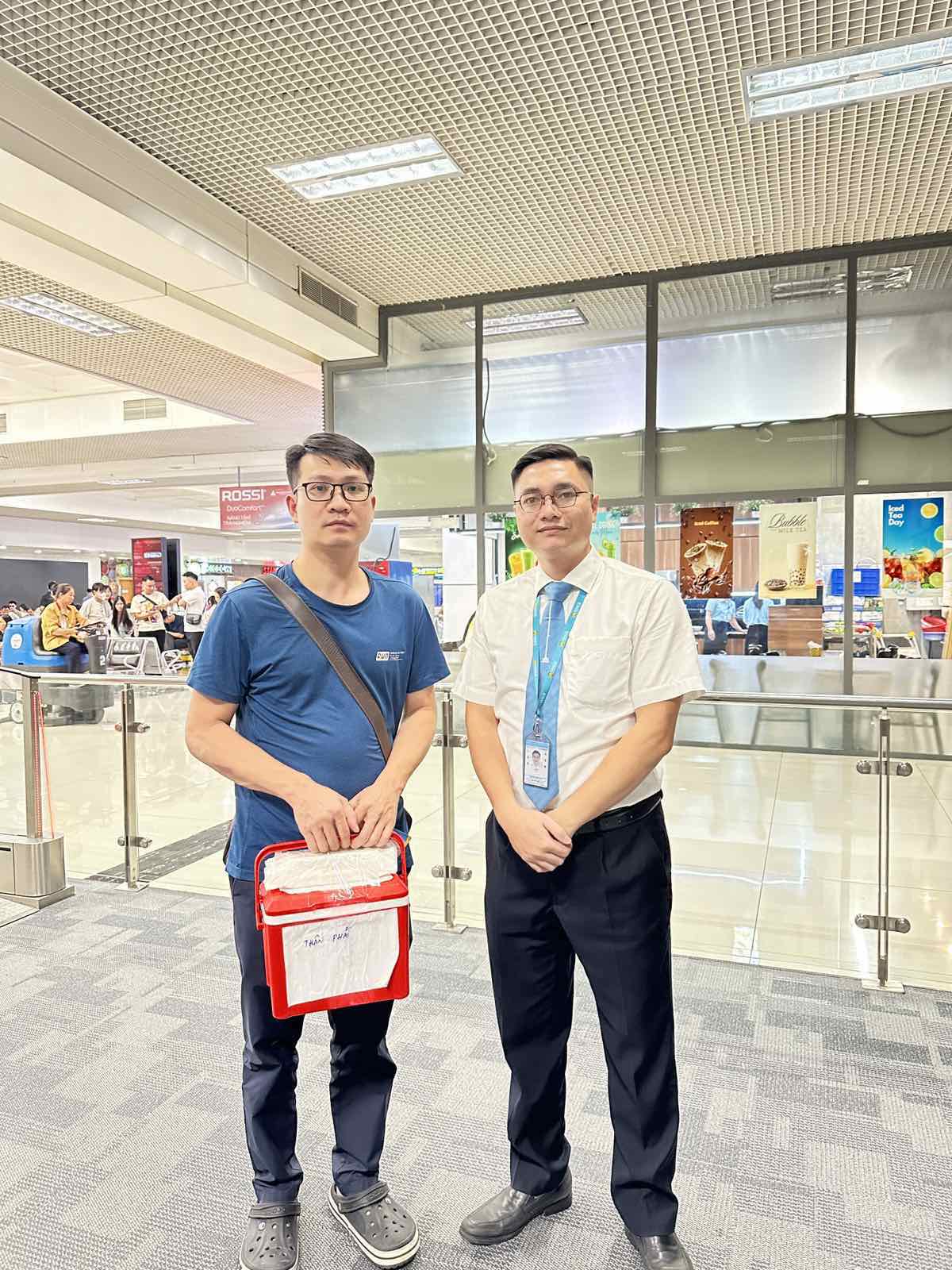 Hai chuyến bay đặc biệt đưa tạng hiến đến hai bệnh nhi 5.jpg