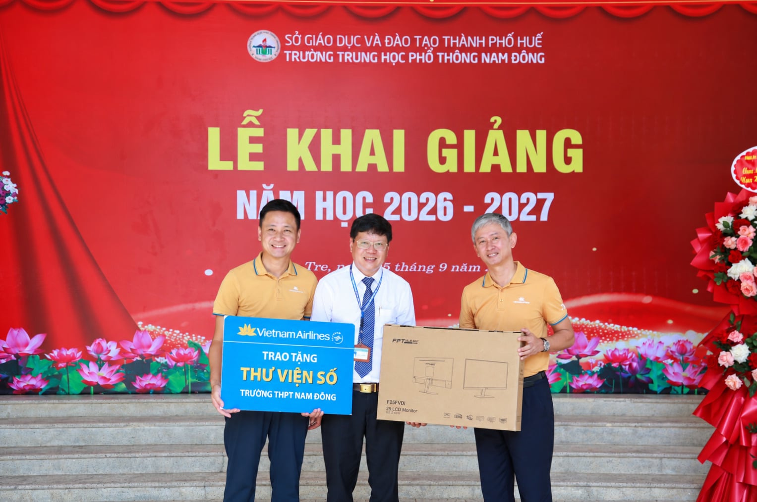 Vietnam Airlines gieo mầm mơ ước từ Thư viện xanh ở trường THPT Nam Đông 3.jpg