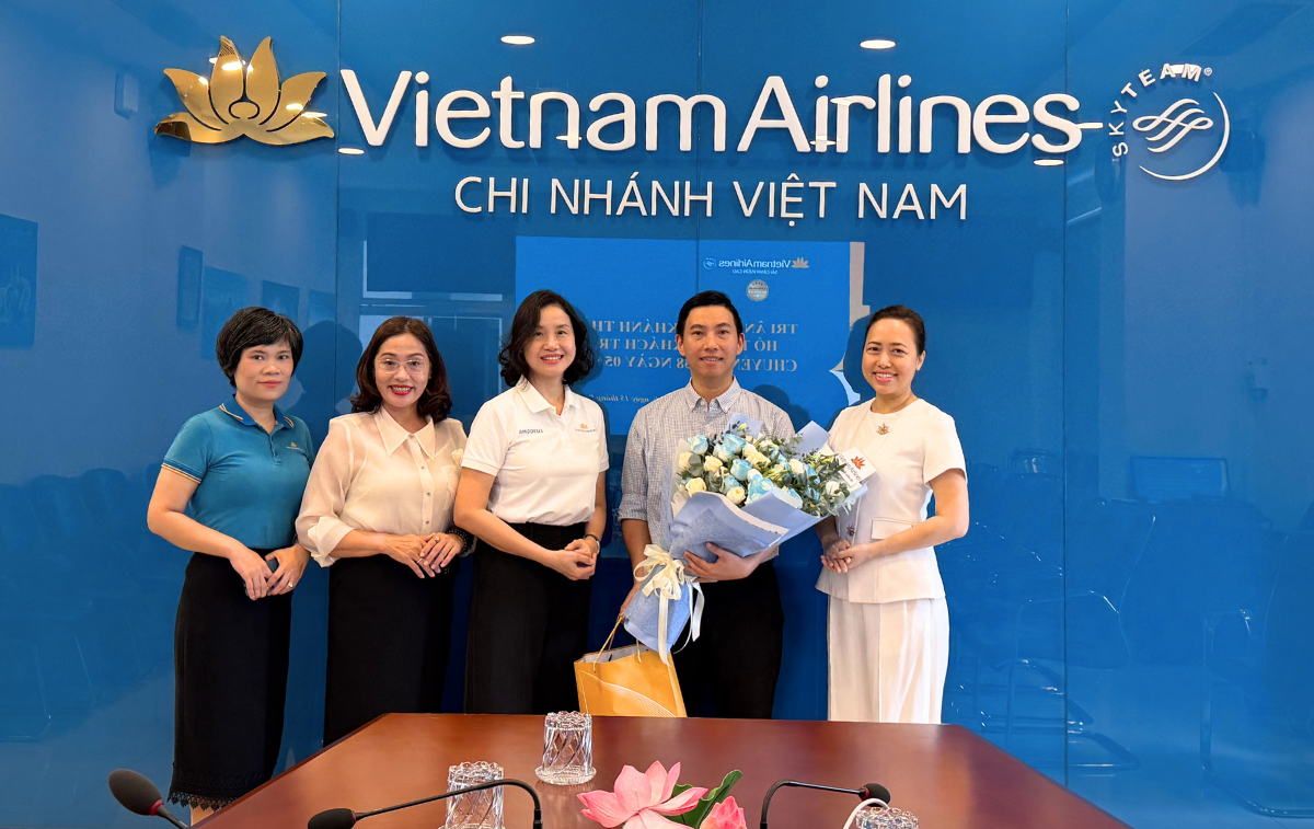 Vietnam Airlines gửi thư cảm ơn các bác sĩ trên chuyến bay chuyển hướng hạ cánh tại Myanmar cấp cứu sản phụ 1.png