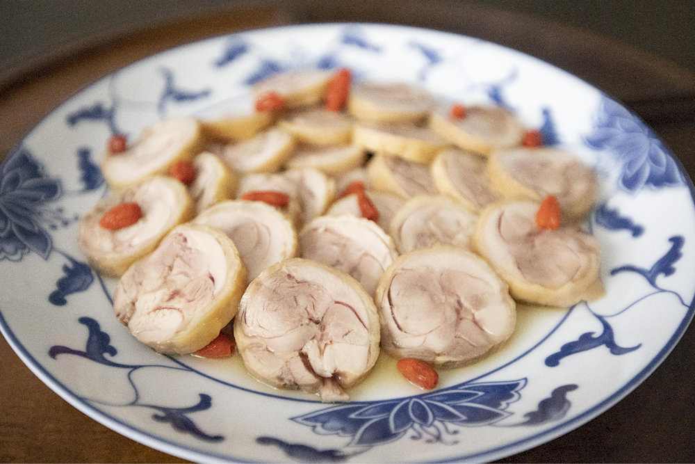 Zui Ji is a unique traditional dish in Shanghai