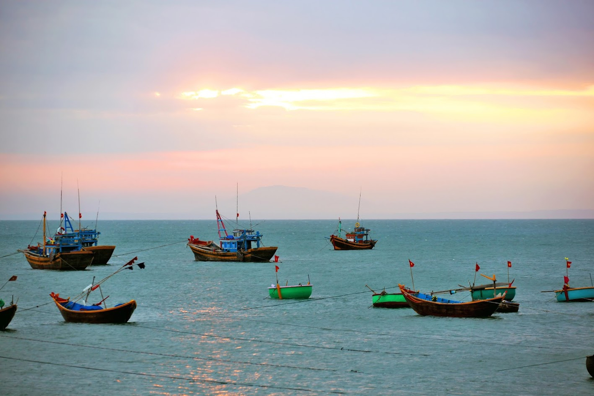 Làng chài Hàm Ninh