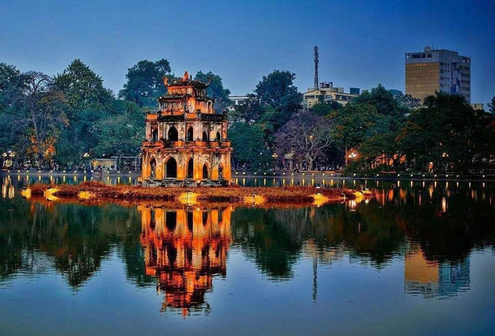 Khu vực trung tâm Hà Nội có rất nhiều điểm tham quan mang tính lịch sử, văn hóa