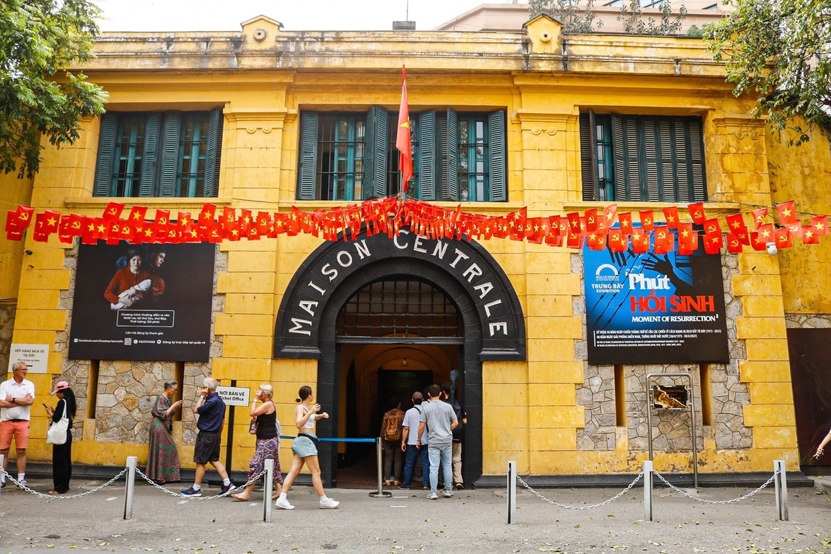 Nhà tù Hỏa Lò 