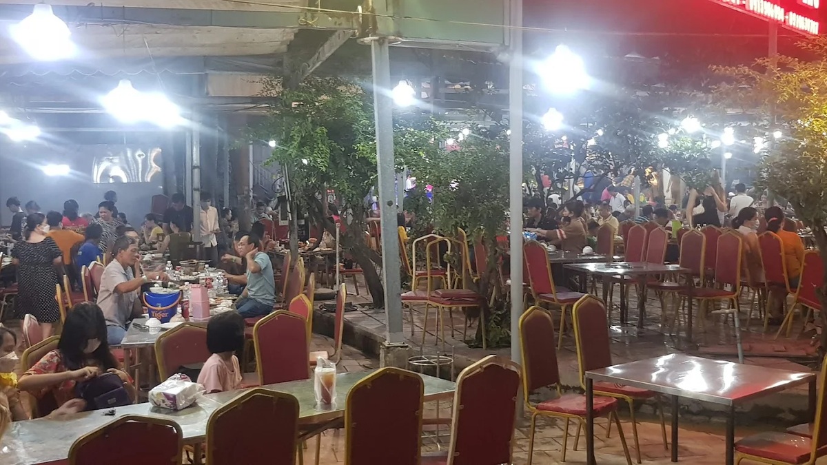 Buffet Duyên Hải là địa điểm quen thuộc của nhiều gia đình muốn đi ăn buffet thả ga với mức giá hợp lý