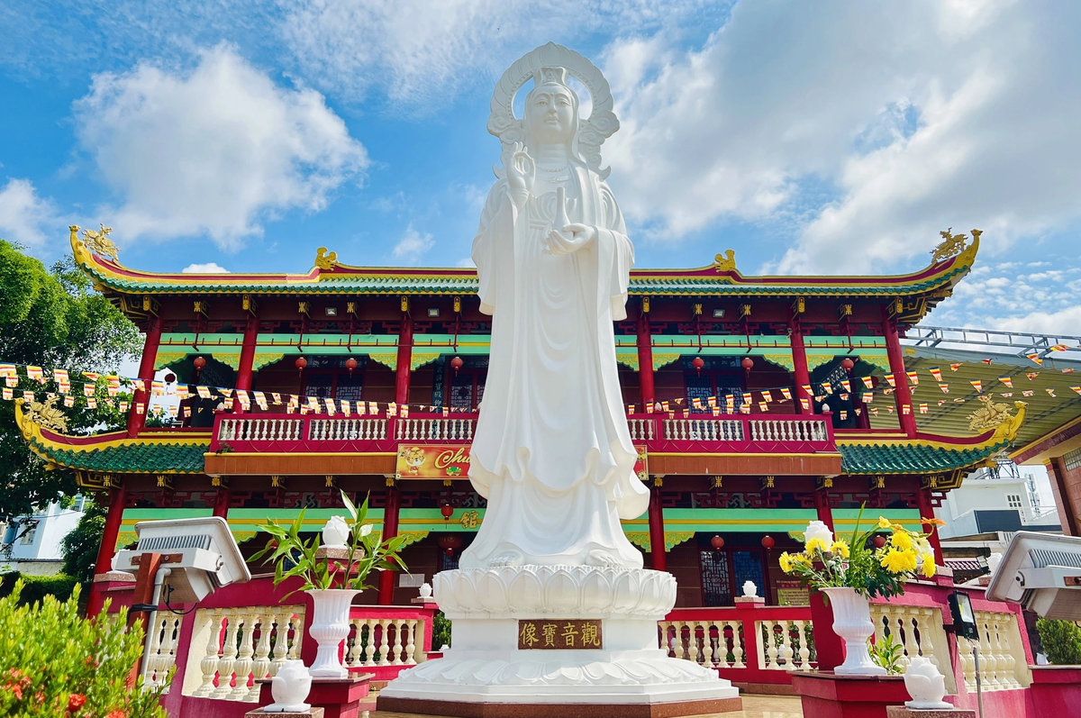 Tượng Quan Thế Âm Bồ Tát 