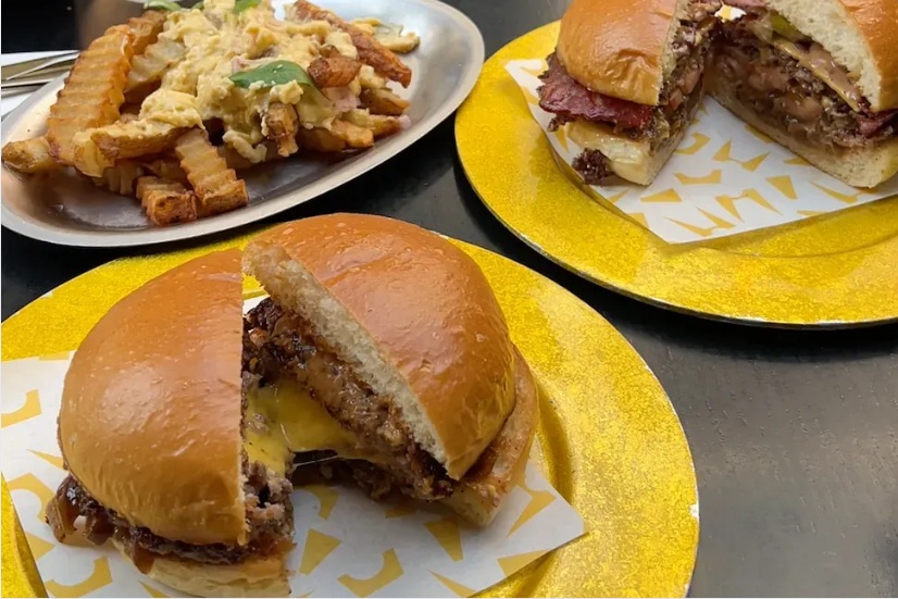 Burger at Ngoam has a very unique flavor with juicy beef and special sauce