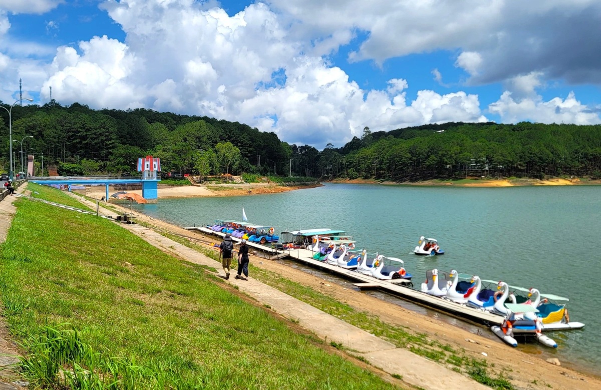 Hồ Tuyền Lâm