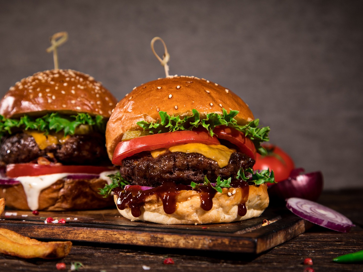 Burger prices in Hanoi are flexible, from a few tens of thousands to a few hundred thousand