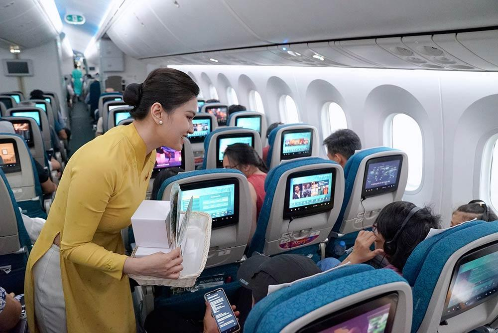 Máy bay là phương tiện nhanh và thuận tiện để đến với Đắk Lắk