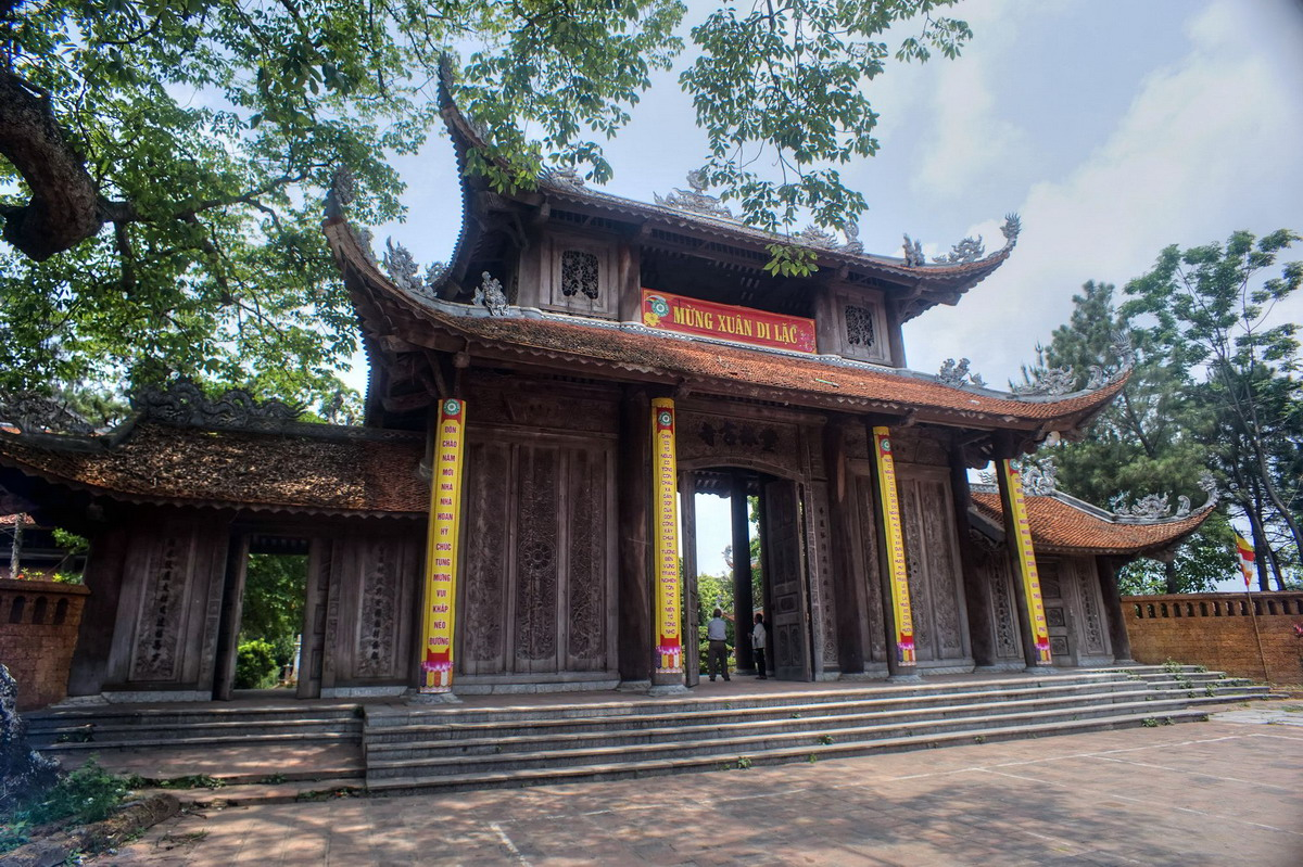 Chùa Nôm với tượng đất nung độc đáo