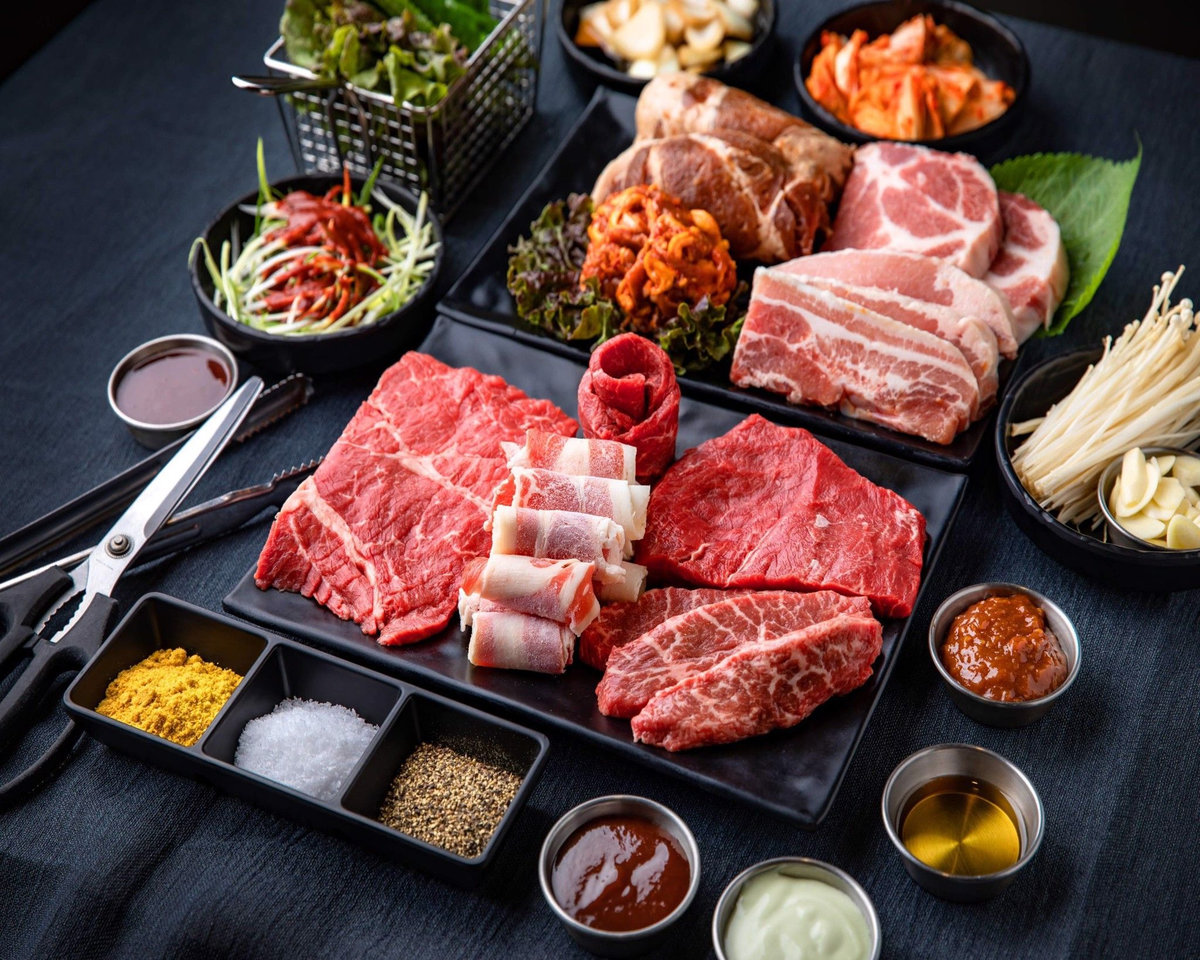 Nhà hàng BBQ phong cách Seoul với menu thịt nướng đa dạng 