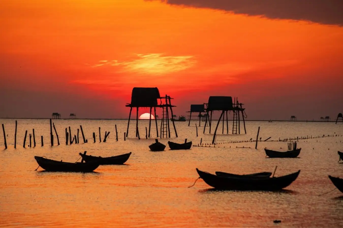 Vẻ đẹp hoang sơ, bình yên của bãi biển Đồng Châu
