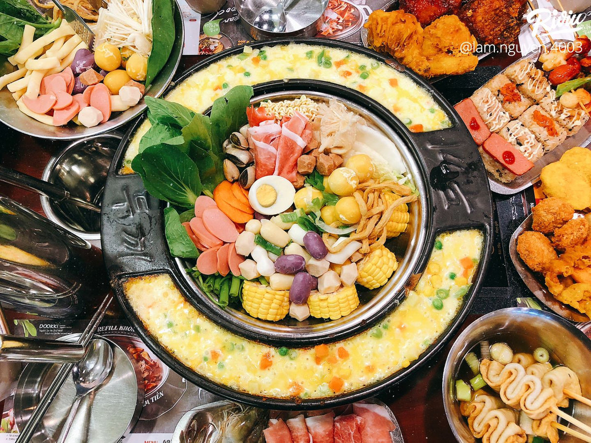 Thương hiệu tteokbokki nổi tiếng từ Hàn Quốc với nhiều loại bánh gạo và món ăn kèm 