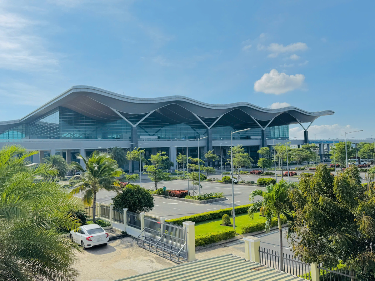 Sân bay quốc tế Cam Ranh mở rộng diện tích lên 2 nhà ga, phục vụ công suất tối đa cho khách du lịch trong và ngoài nước