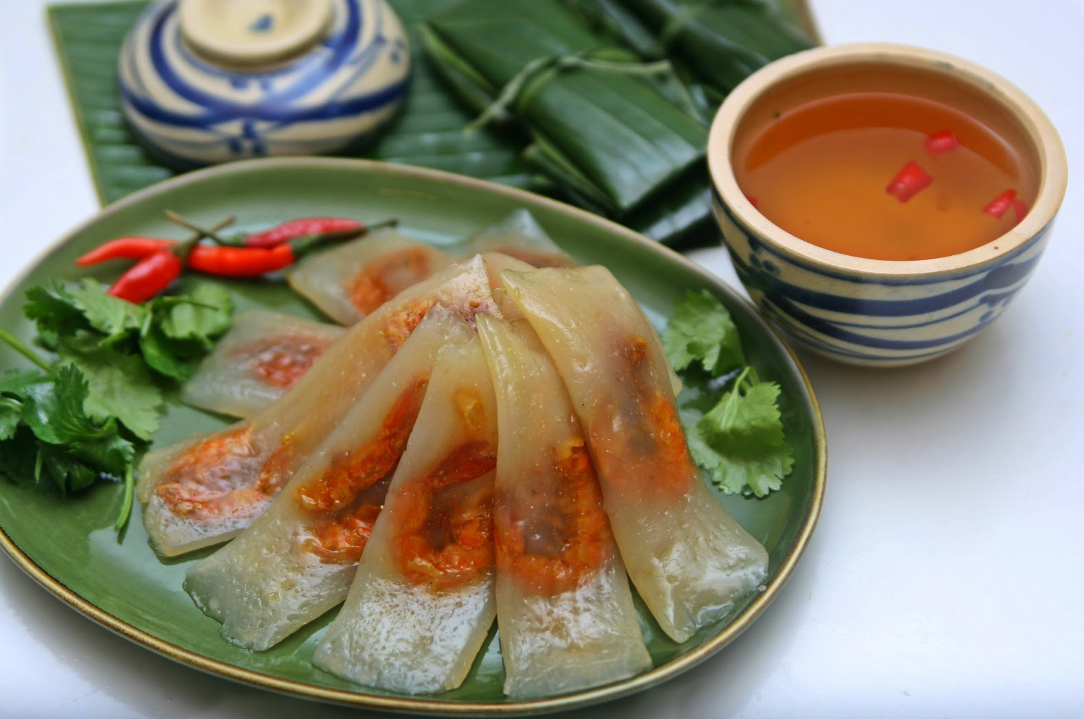 Bánh lọc Mỹ Chánh có vỏ mềm mịn, nhân tôm thịt đậm đà, làm say lòng bất cứ ai thưởng thức 