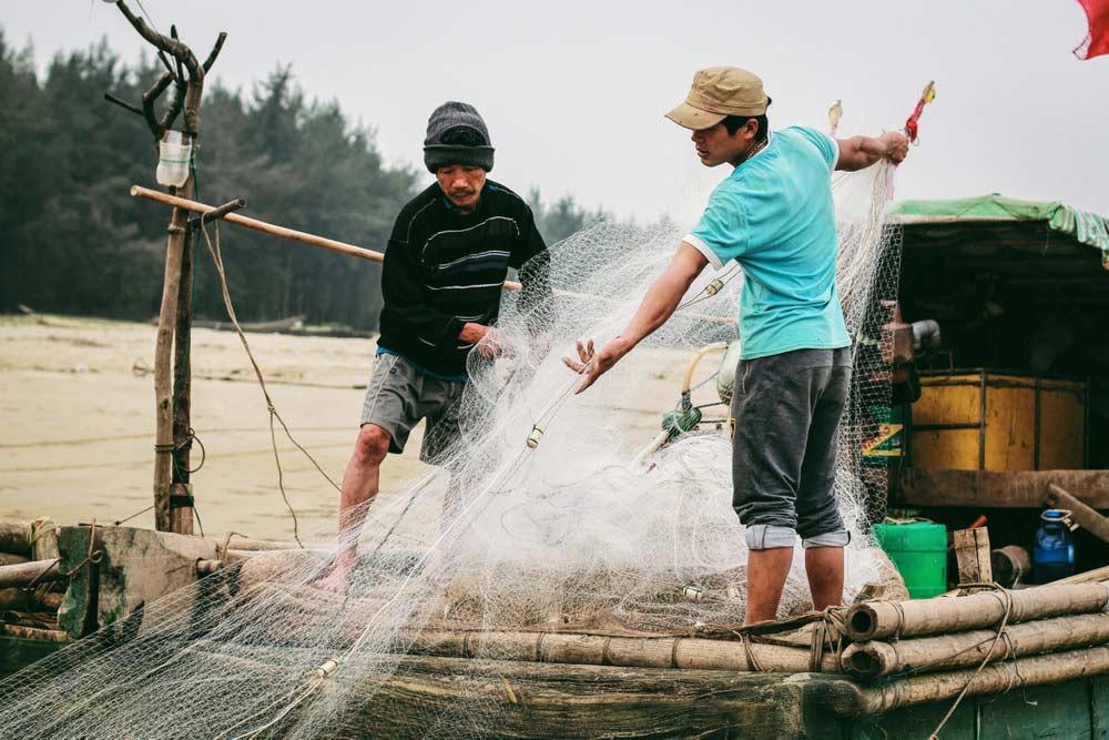 Đến Hải Hòa bạn có thể khám phá cuộc sống của làng chài địa phương