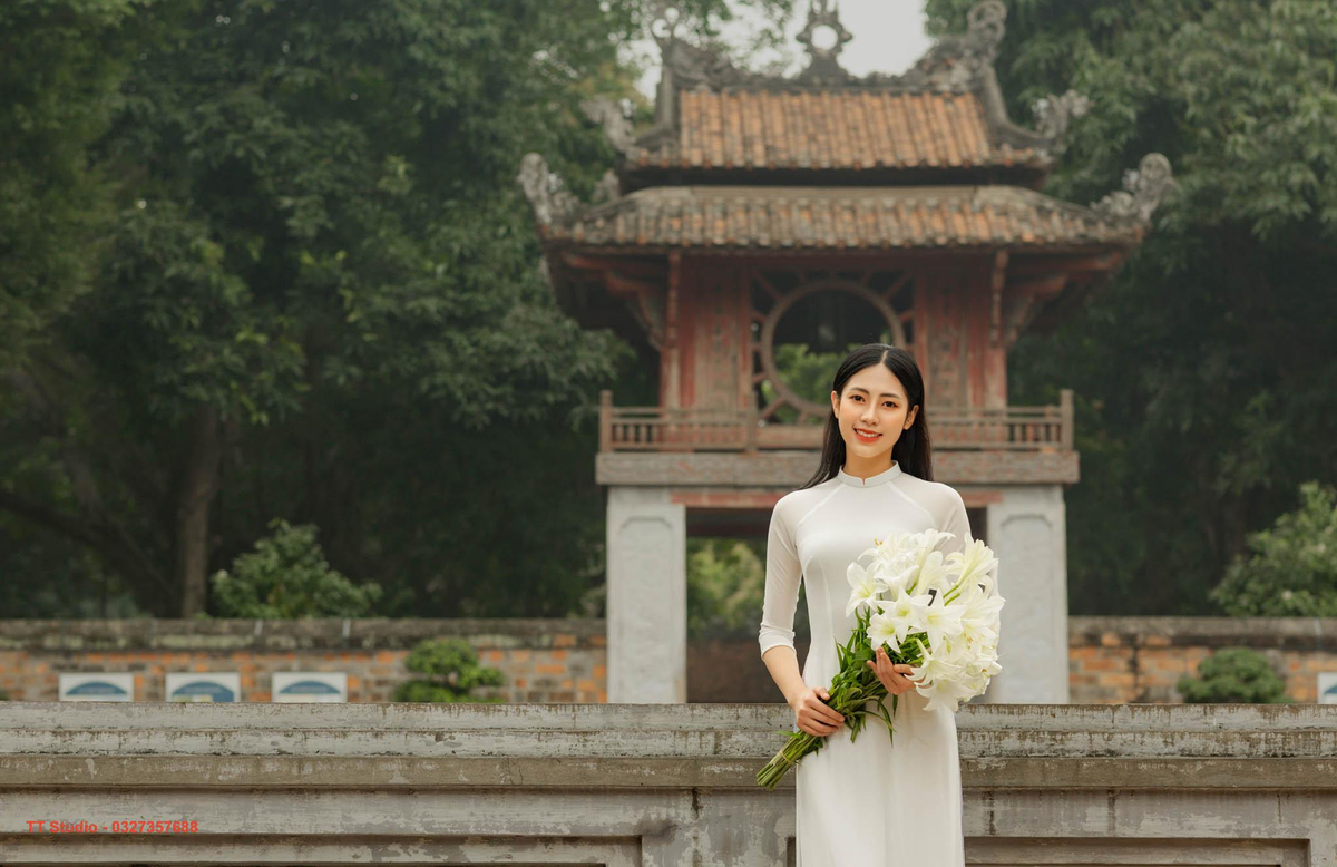 Góc chụp Khuê Văn Các rất được yêu thích tại Quốc Tử Giám, biểu tượng cho vẻ đẹp của văn chương và sự uyên bác
