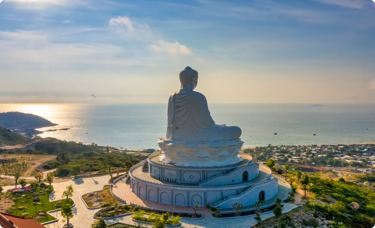 Tượng Phật Thích Ca Mâu Ni tại chùa Ông Núi từng là tượng Phật ngồi cao nhất Đông Nam Á