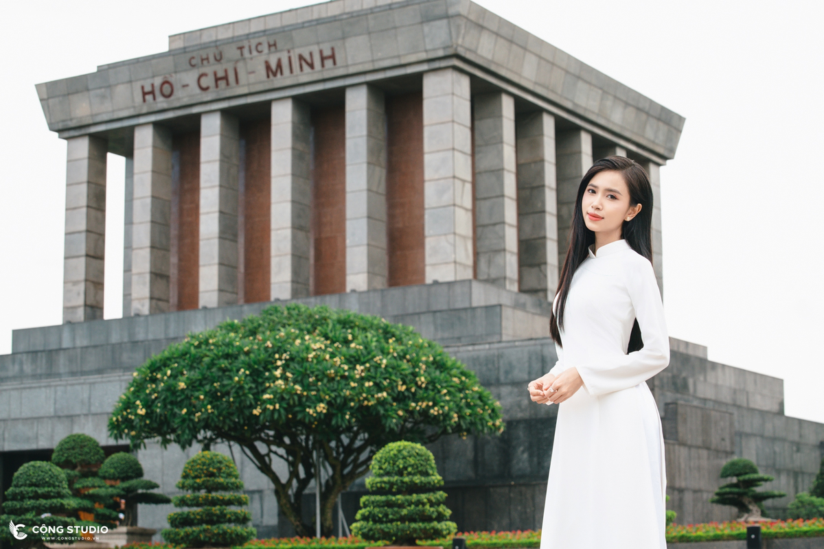 Góc chụp cận rõ nét hình ảnh lăng Bác uy nghiêm 