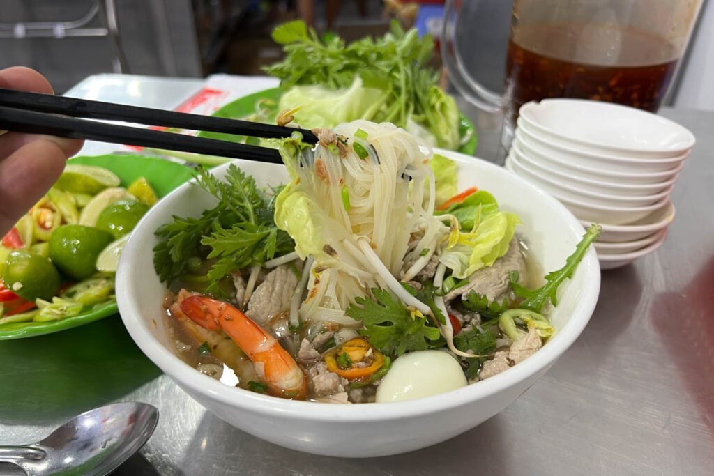 Hủ tiếu không chỉ là món ăn mà còn là một phần văn hóa ẩm thực miền Nam, được yêu thích bởi nhiều thực khách