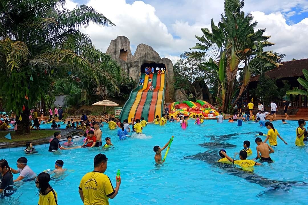 Khu sinh thái kết hợp sở thú mini, khu trò chơi và không gian xanh cho gia đình thư giãn