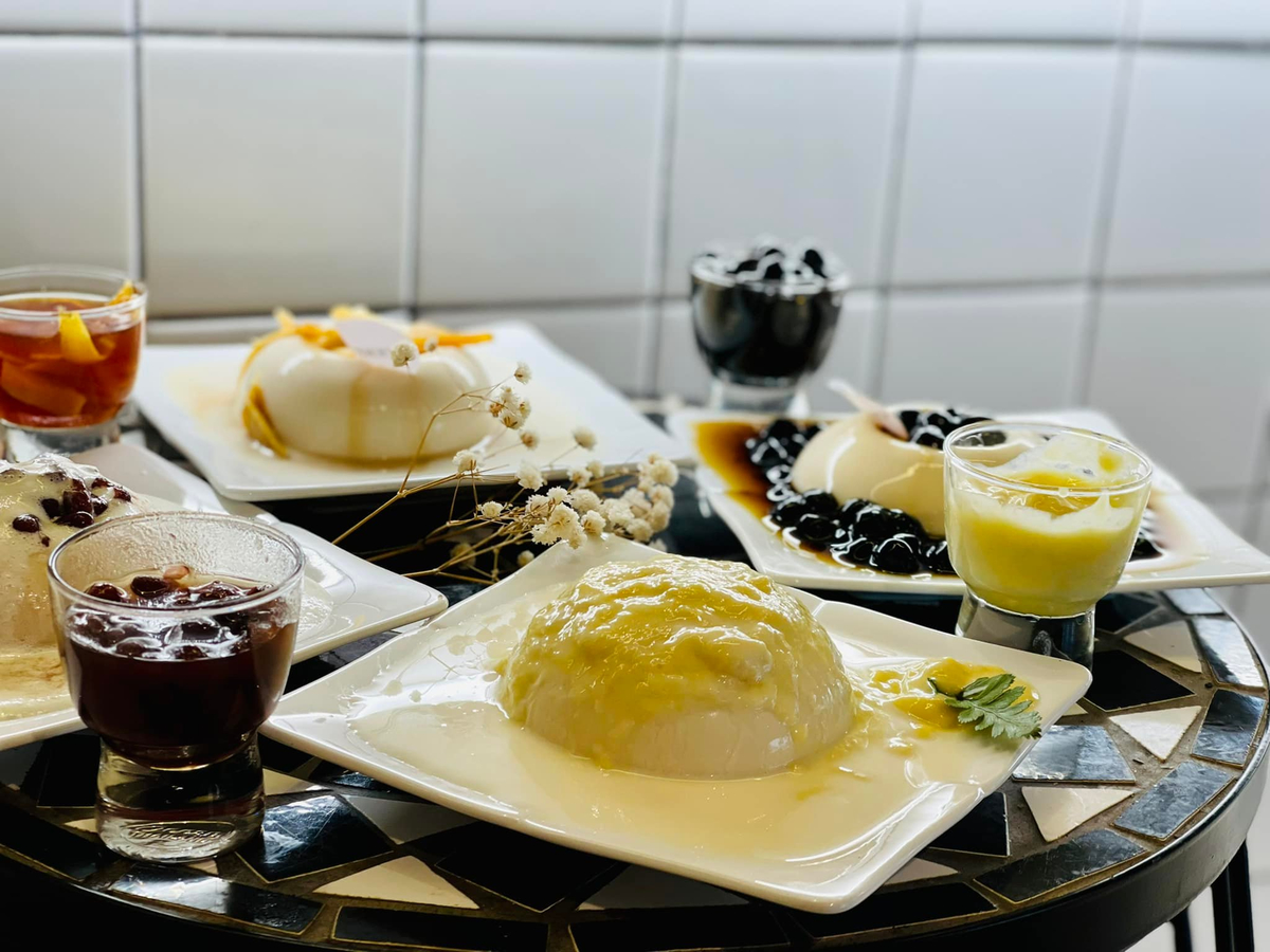 Cherish has a wide variety of drinks and light desserts such as pastries 