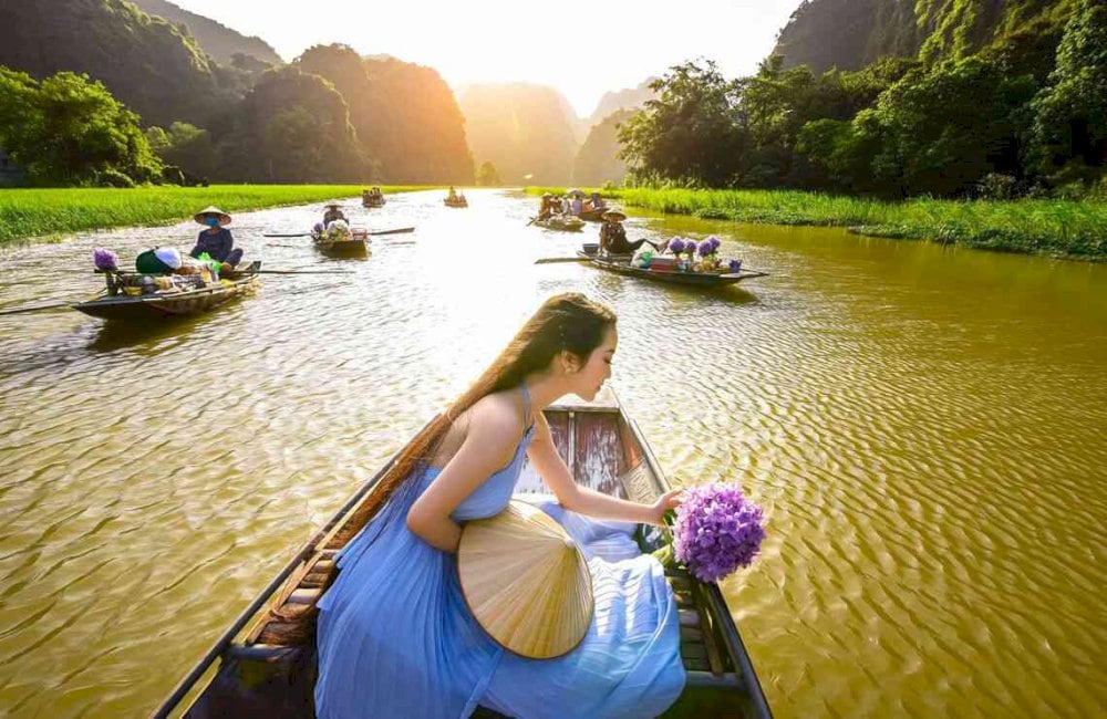 Khám phá vẻ đẹp thiên nhiên hùng vĩ của Tam Cốc - Bích Động