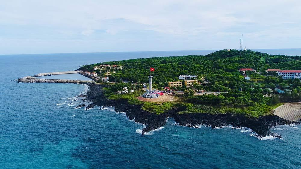 Đảo Cồn Cỏ với vẻ đẹp hoang sơ cùng giá trị lịch sử sâu sắc.