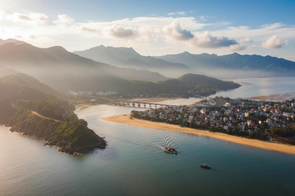 Bãi biển Lăng Cô: Viên ngọc biển của xứ Huế