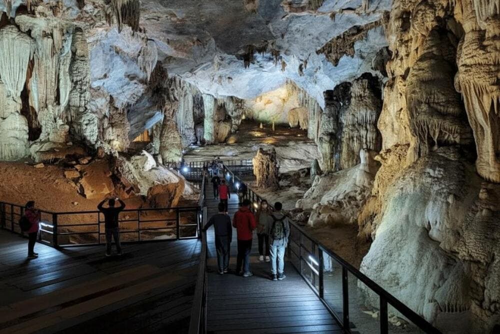 Động Phong Nha: Vẻ đẹp ẩn mình trong lòng núi đá vôi