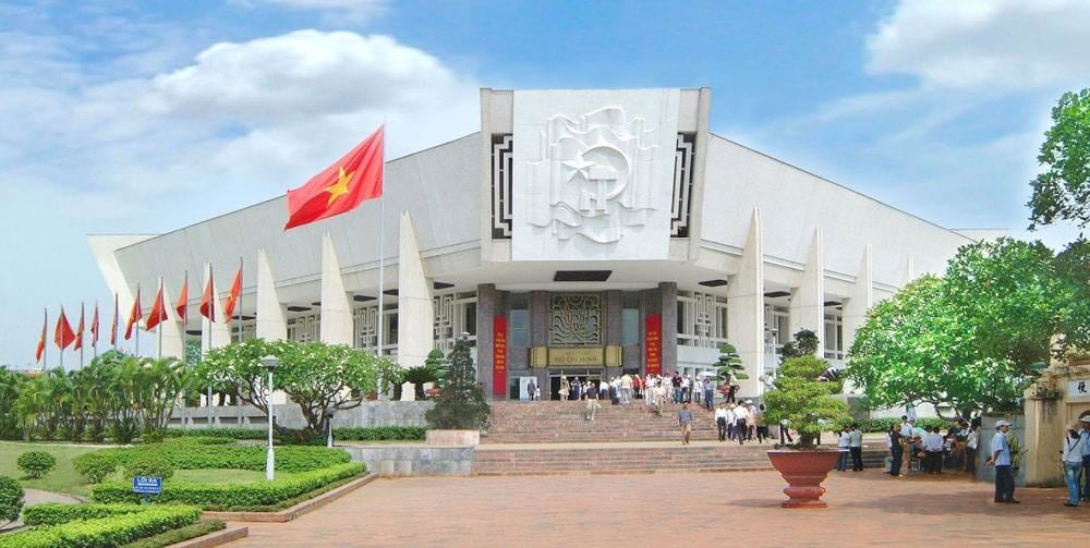 Hướng dẫn tham quan Bảo tàng Hồ Chí Minh tại Hà Nội: Các triển lãm nhất định phải xem và mẹo cho du khách