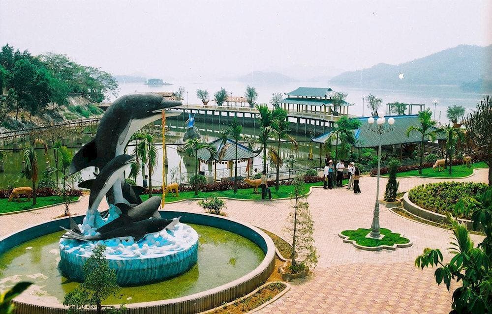 Khám phá vẻ đẹp như tranh vẽ của Khu du lịch Hồ Núi Cốc