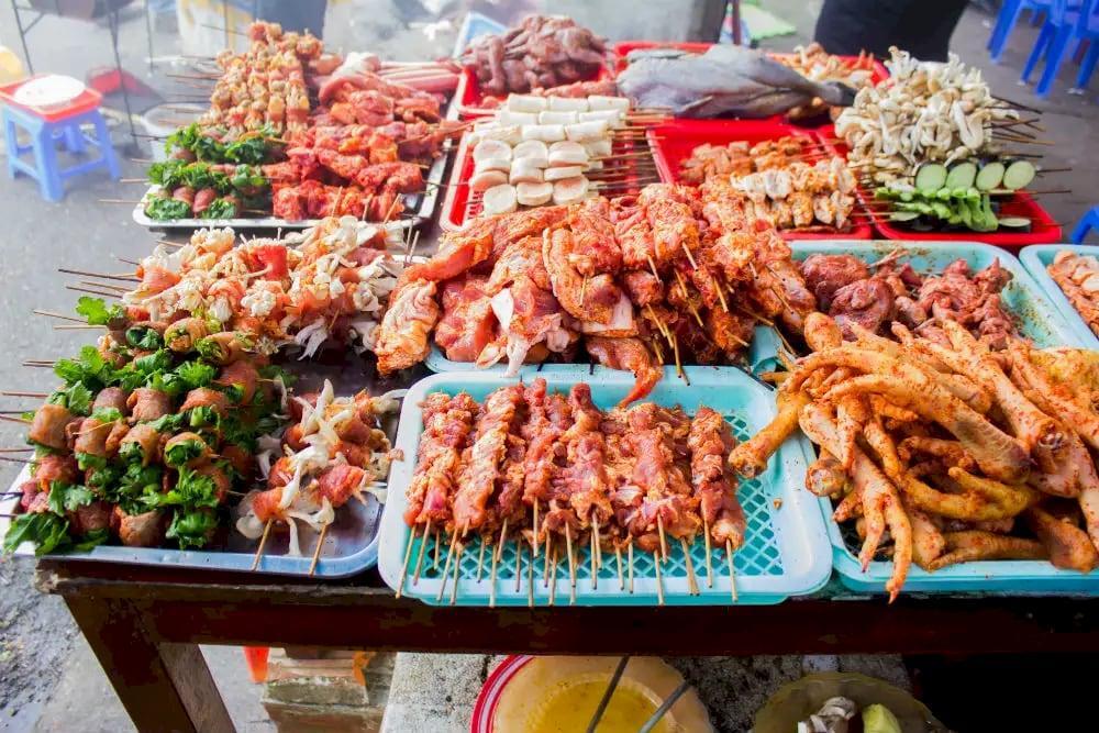 Phố bia Tạ Hiện, Phố cổ Hà Nội: Điểm đến lý tưởng cho cuộc sống về đêm