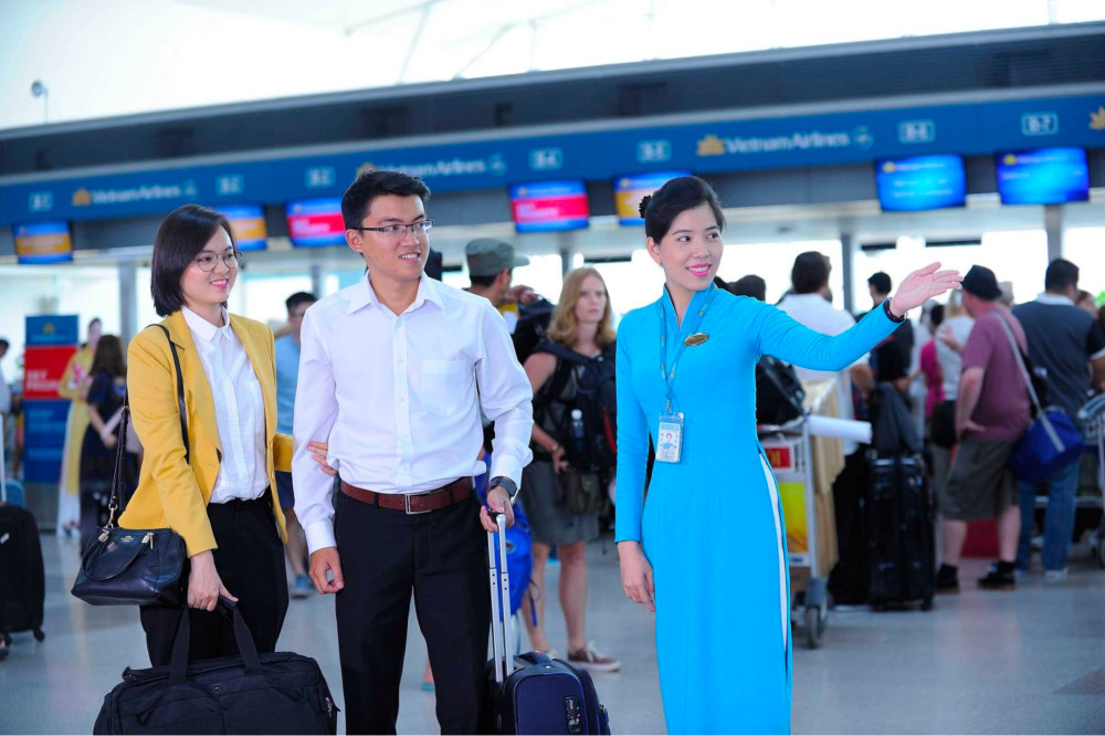 Passengers can ask airport staff for assistance