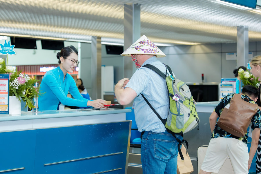 Indian weather can change randomly; passengers should prepare diverse clothing