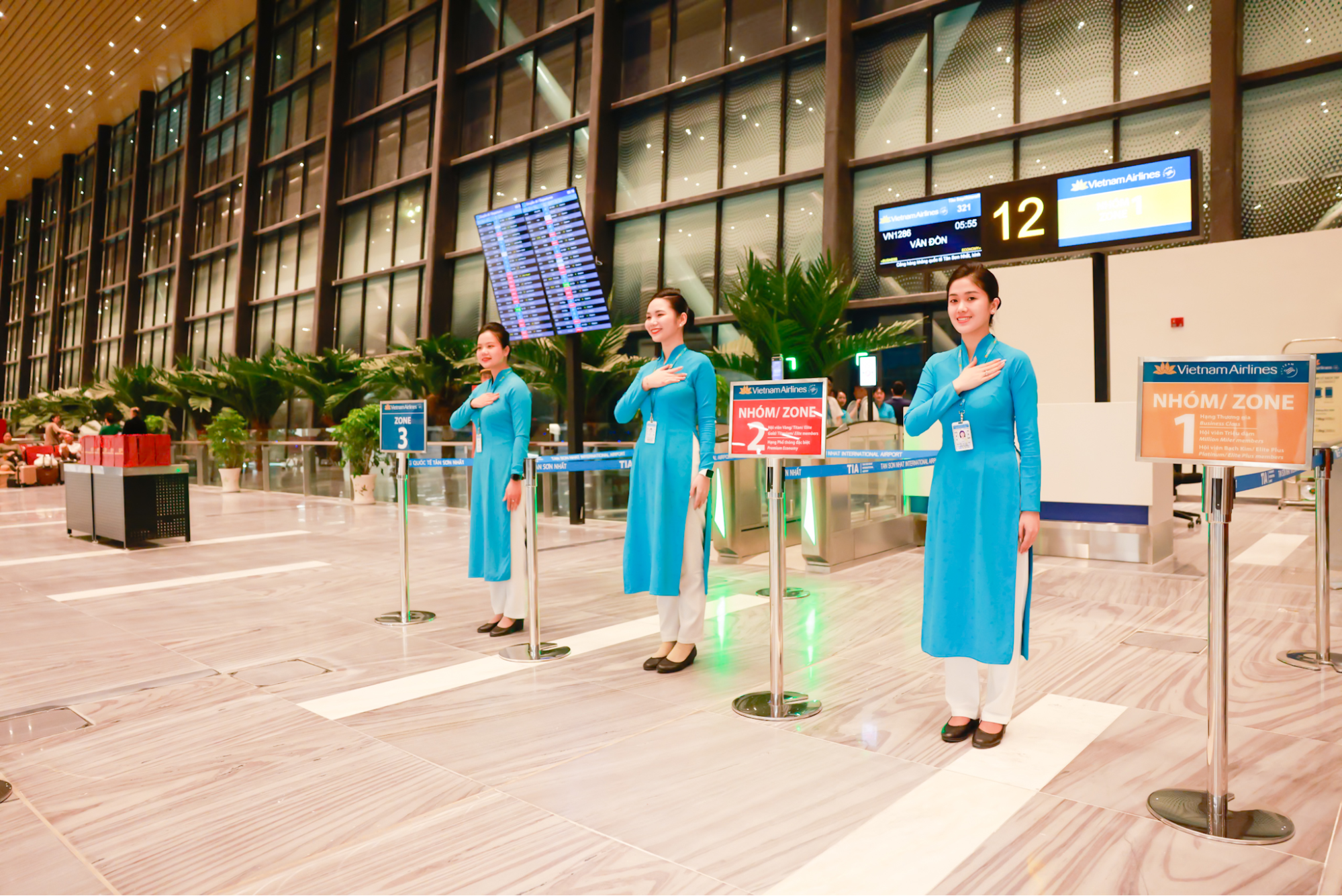 お客様はベトナム航空を通じて空港送迎を手配することも可能です