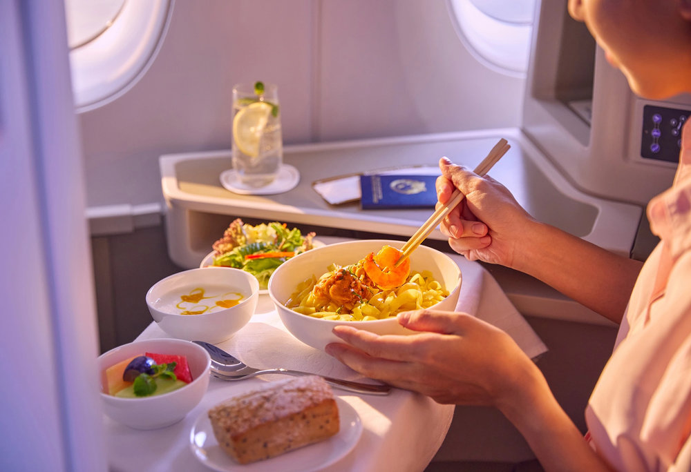 ベトナム航空は機内で質の高い食事、エンターテイメント、アメニティを提供します