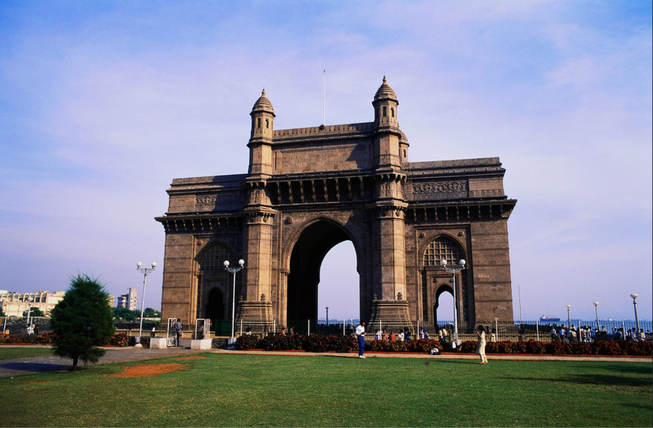 Each destination on a journey to India offers numerous famous tourist attractions rich in history and cultural significance