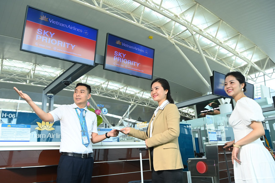 Plan your trip to Japanese airports using public transport or taxis, and arrive early for a smooth check-in