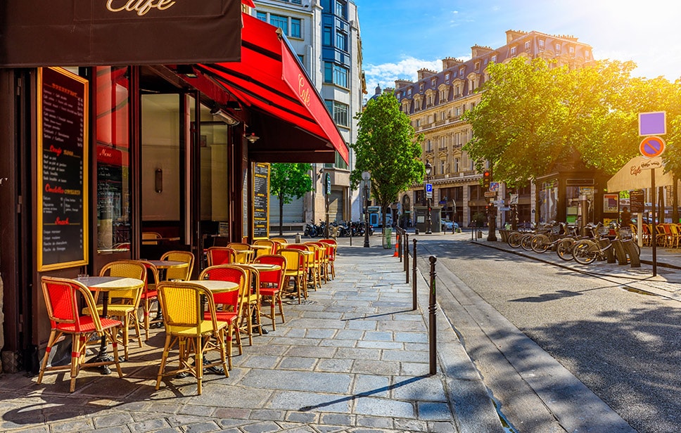 Quý khách có thể đến Paris vào tháng 3, tháng 4. tháng 9, tháng 10 với thời gian chuyến đi từ 10 - 14 ngày