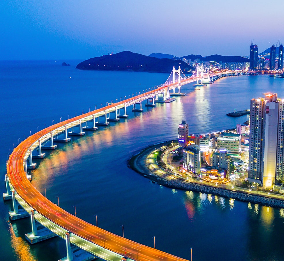 Khung cảnh về đêm lãng mạn và không kém phần lộng lẫy tại thành phố biển Busan