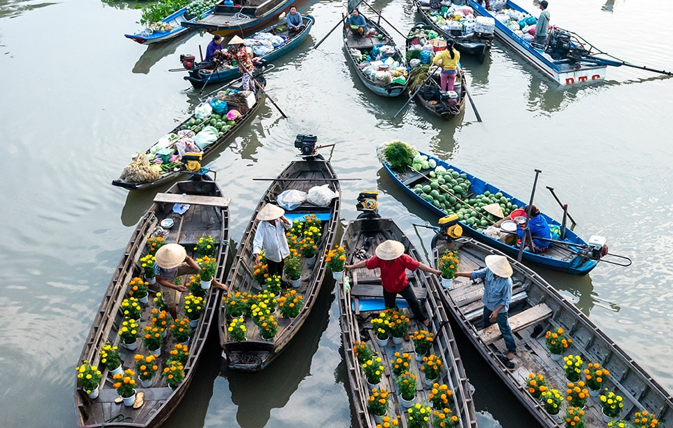 Chợ nổi Cái Răng là một trong những nét đẹp cuốn hút du khách gần xa đến với mảnh đất Cần Thơ